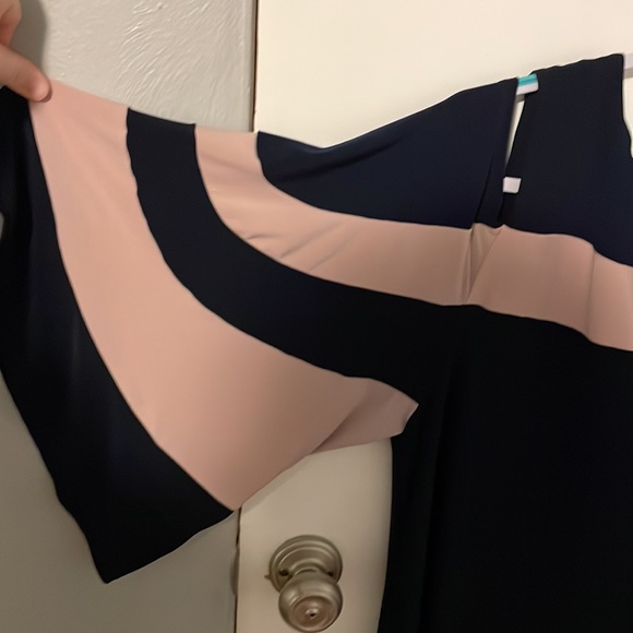 Nina Leonard Dress - Picture 3 of 4